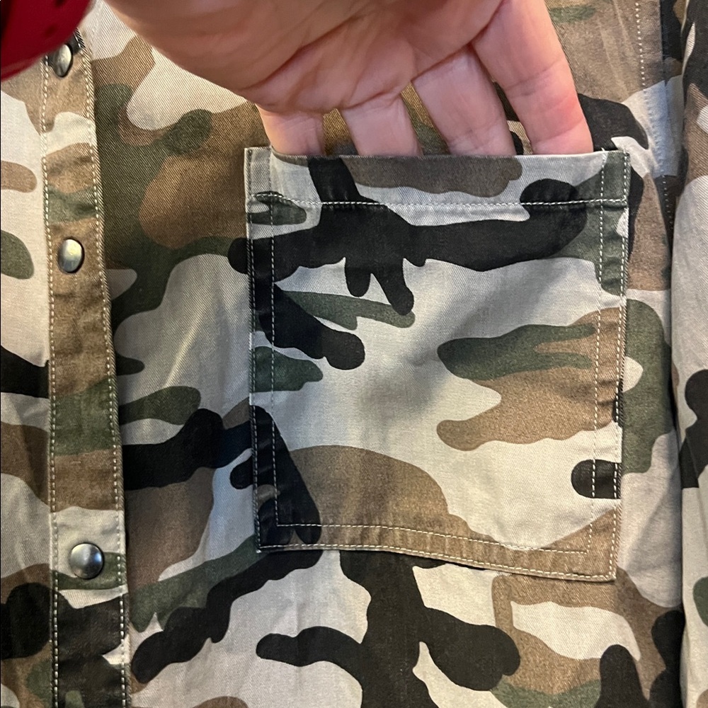 Velvet Heart Camouflage Patterned Shirt Snap Buttons Sz L - Picture 4 of 6